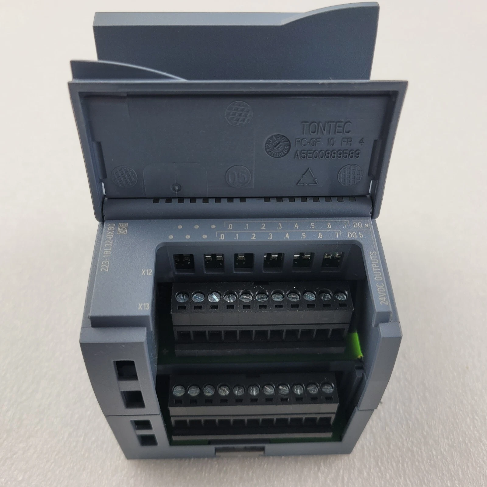 Kỹ thuật số SIEMENS 6ES7223-1BL32-0XB0 mở rộng tín hiệu